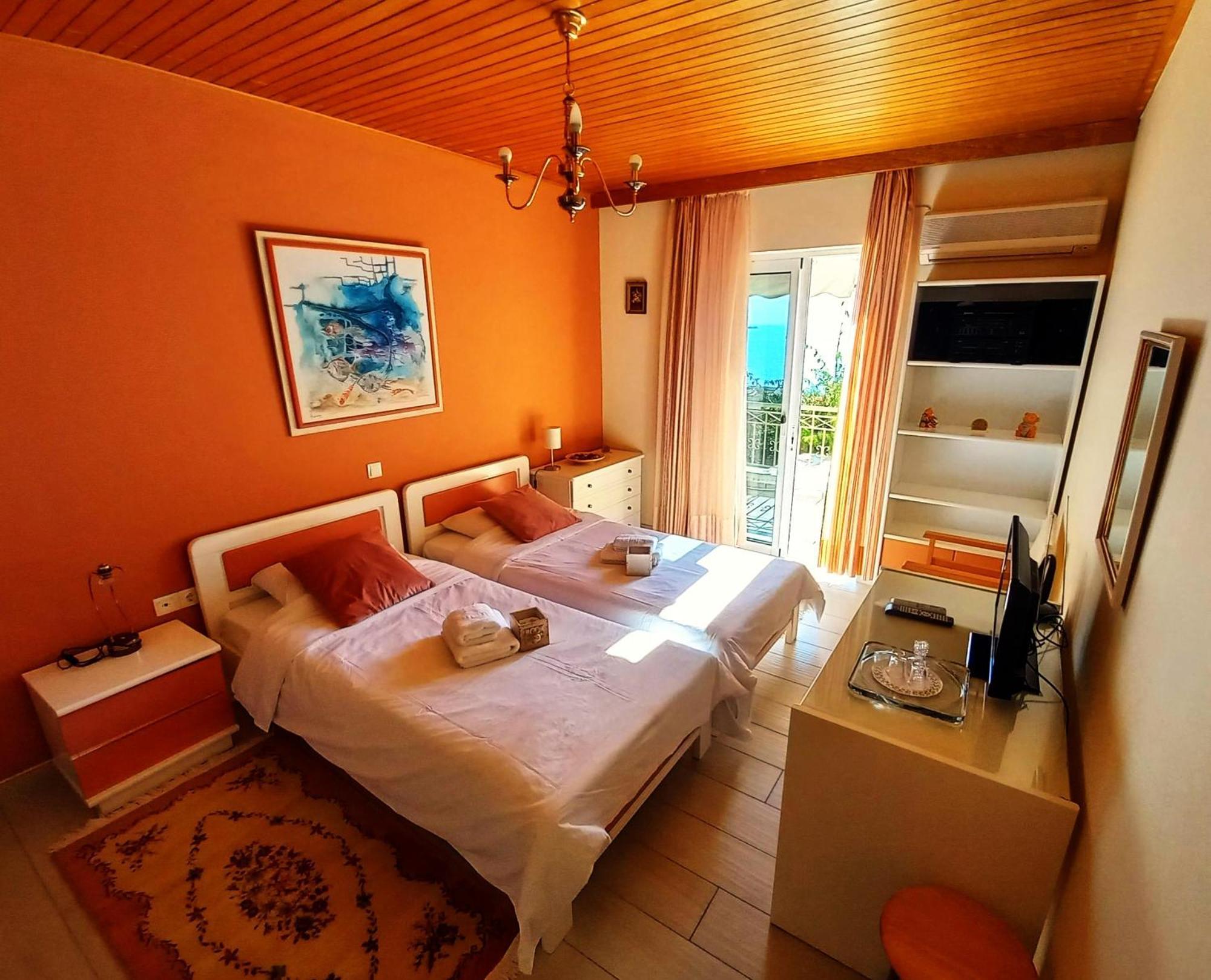 Villa "Eva" - Entire Beachfront Holiday Home - 4S Agia Marina  Dış mekan fotoğraf