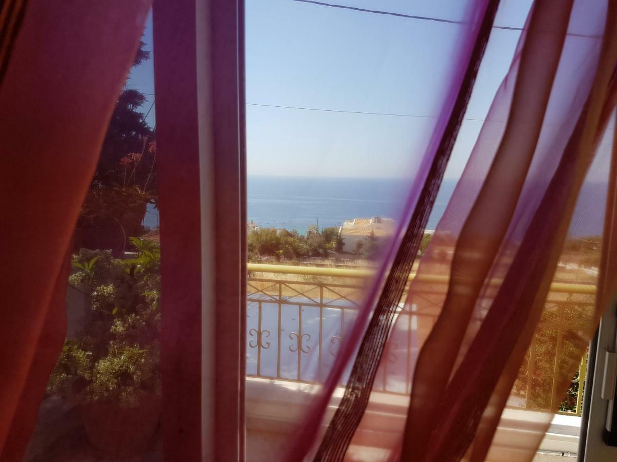 Villa "Eva" - Entire Beachfront Holiday Home - 4S Agia Marina  Dış mekan fotoğraf